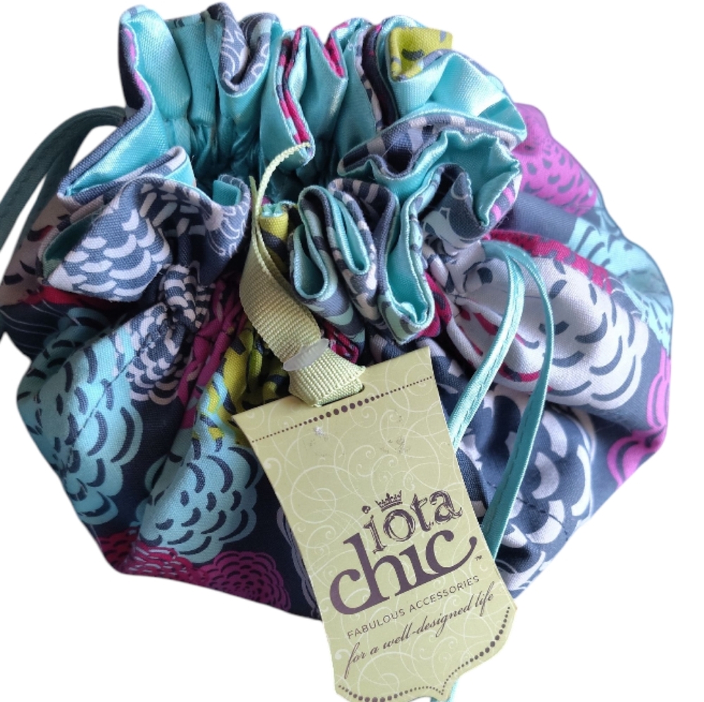 iota Chic Multicolor Drawstring Bag in Bloomin pattern